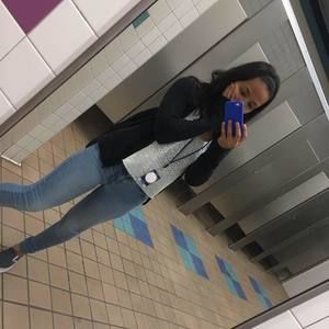 Meet your Posher, Crystal